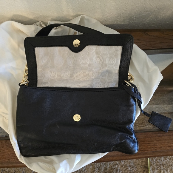 Like new Michael Kors shoulder bag - Picture 6 of 10